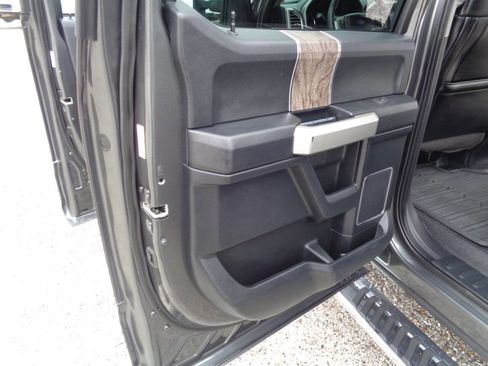 Used 2017 Ford F250 Lariat w/ Chrome Package image 67