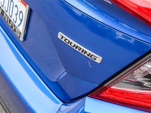 Used 2018 Honda Civic Touring image 12