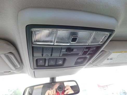 Used 2011 Toyota 4Runner Limited AWD/4WD image 33