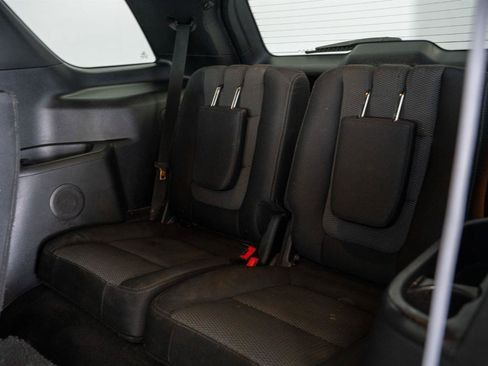 Used 2016 Ford Explorer XLT w/ Equipment Group 201A FWD image 15