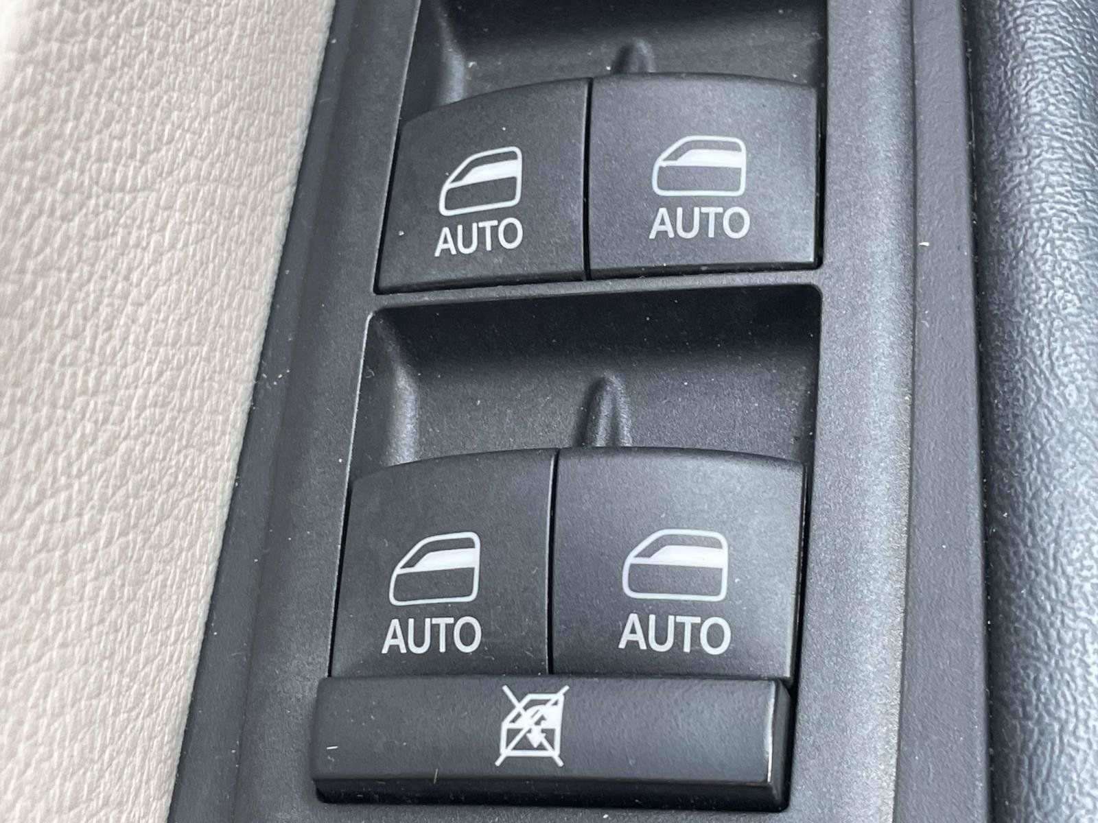 Certified 2022 Chrysler Pacifica Limited AWD/4WD image 29
