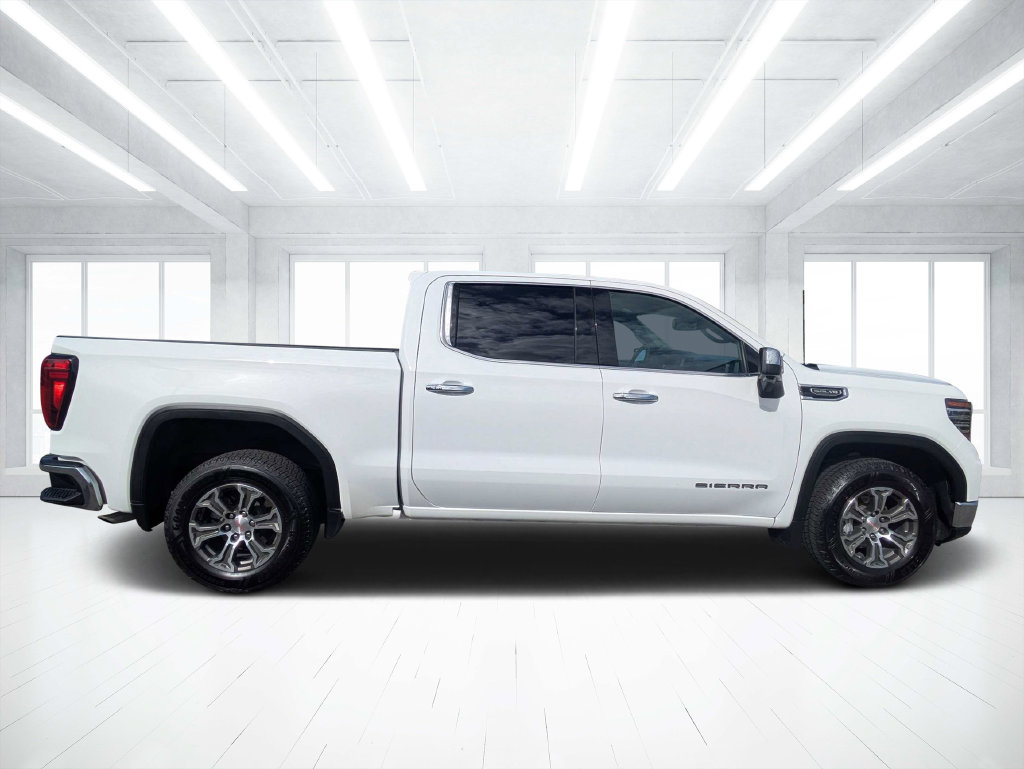 Used 2025 GMC Sierra 1500 SLT RWD image 2