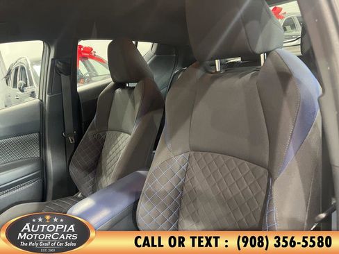 Used 2021 Toyota C-HR XLE image 11