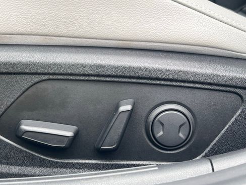 Certified 2025 Hyundai Elantra Limited image 27