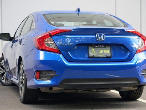 Used 2017 Honda Civic EX-T image 5