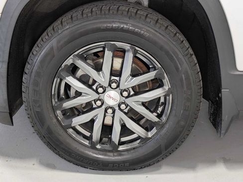 Used 2017 GMC Acadia SLT AWD/4WD image 3