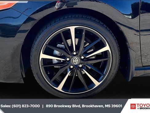 Used 2020 Toyota Camry XSE FWD image 7