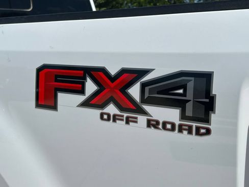 Used 2022 Ford F250 Lariat w/ Lariat Value Package AWD/4WD image 12