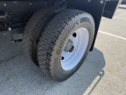Used 2024 Ford F550 4x4 Regular Cab Super Duty image 7