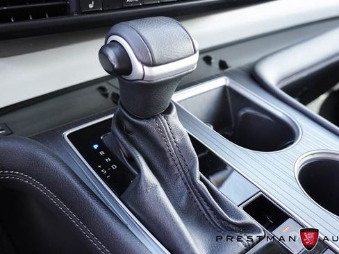 Used 2025 Toyota Sienna XLE w/ XLE Plus Package image 36