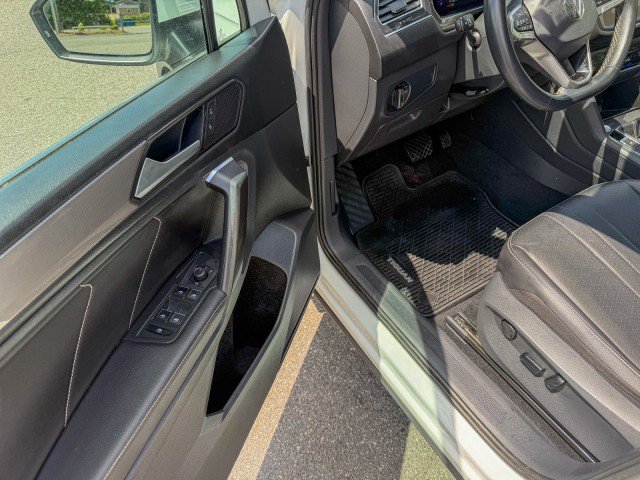 Used 2022 Volkswagen Tiguan SE FWD image 14