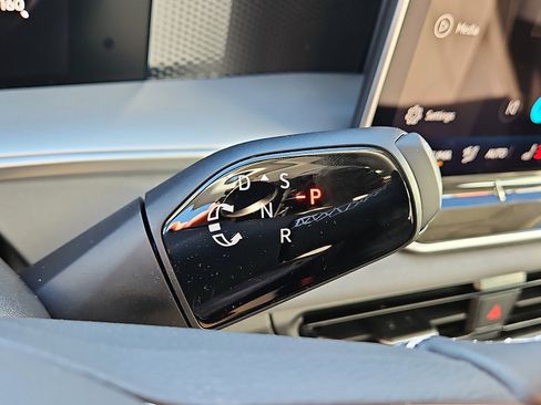 New 2026 Volkswagen Tiguan SE image 19