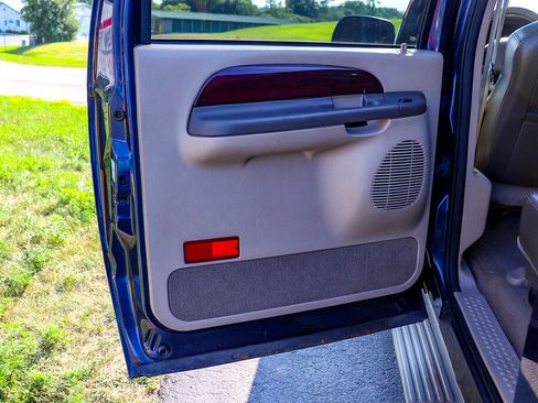 Used 2003 Ford Excursion Eddie Bauer image 38