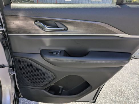 New 2025 Jeep Grand Cherokee Limited image 35