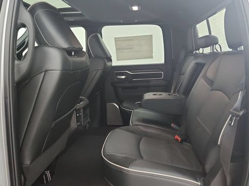 New 2026 RAM 2500 Laramie AWD/4WD image 22