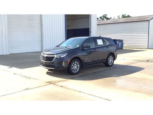 Used 2023 Chevrolet Equinox LT w/ Driver Convenience Package AWD/4WD image 4