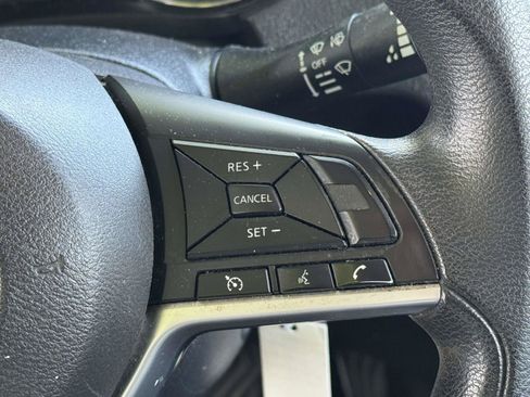 Used 2020 Nissan Rogue S FWD image 17