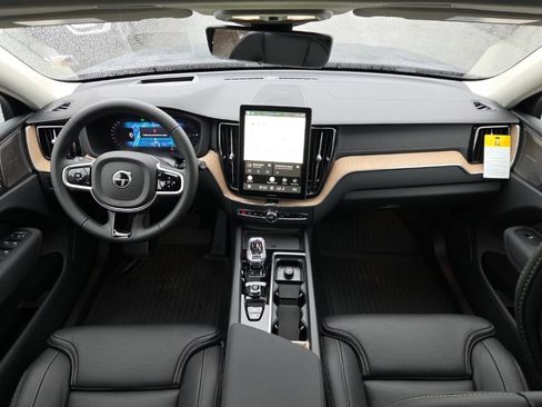 New 2026 Volvo XC60 T8 Ultra w/ Protection Package Premier AWD/4WD image 5