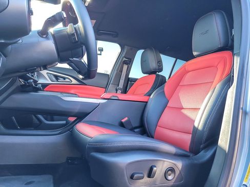 Certified 2025 Chevrolet Equinox EV RS image 7