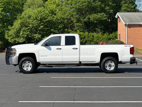 Used 2018 Chevrolet Silverado 2500 W/T w/ WT Convenience Package AWD/4WD image 2