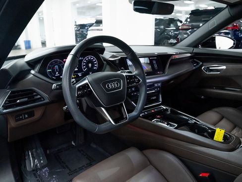Used 2023 Audi e-tron GT Premium Plus image 17