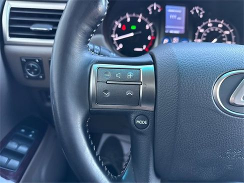 Used 2015 Lexus GX 460 image 35