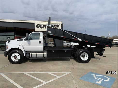 Used 2022 Ford F750 2WD Regular Cab Super Duty image 6