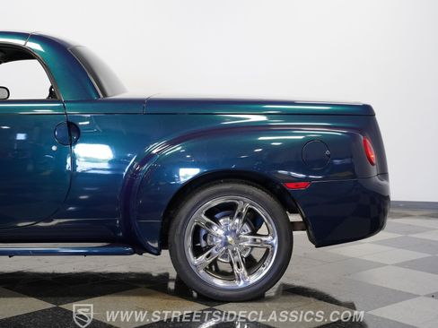 Used 2005 Chevrolet SSR w/ Preferred Equipment Group RWD image 25