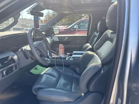 Used 2020 Lincoln Navigator L Reserve w/ Luxury Package AWD/4WD image 3