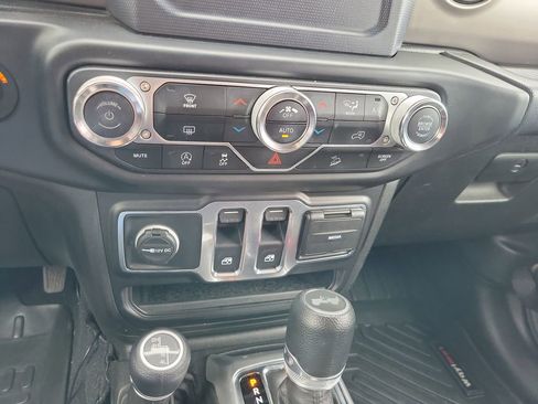 Used 2020 Jeep Wrangler Sport AWD/4WD image 12