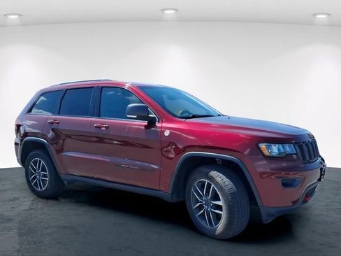 Used 2019 Jeep Grand Cherokee Trailhawk AWD/4WD image 4