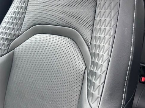 Used 2022 Lexus UX 200 w/ Premium Package image 19