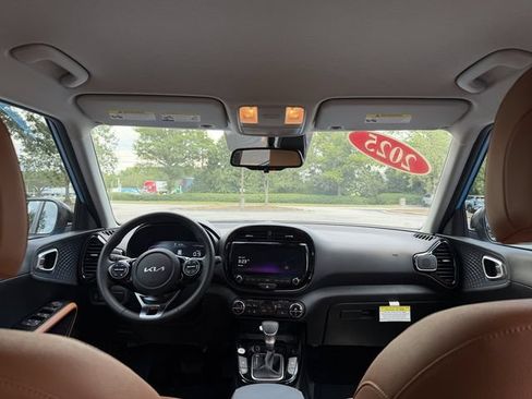 Certified 2025 Kia Soul EX FWD image 41