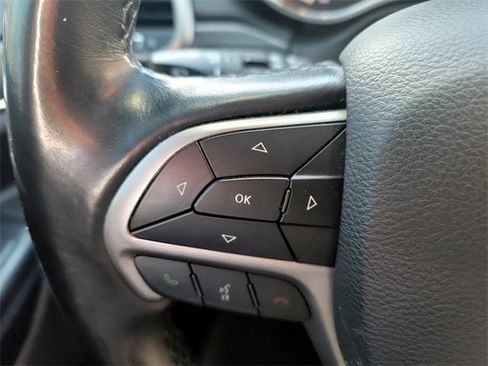 Used 2019 Jeep Grand Cherokee Limited image 20