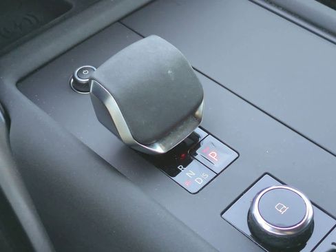 Used 2023 Land Rover Discovery S R-Dynamic image 33