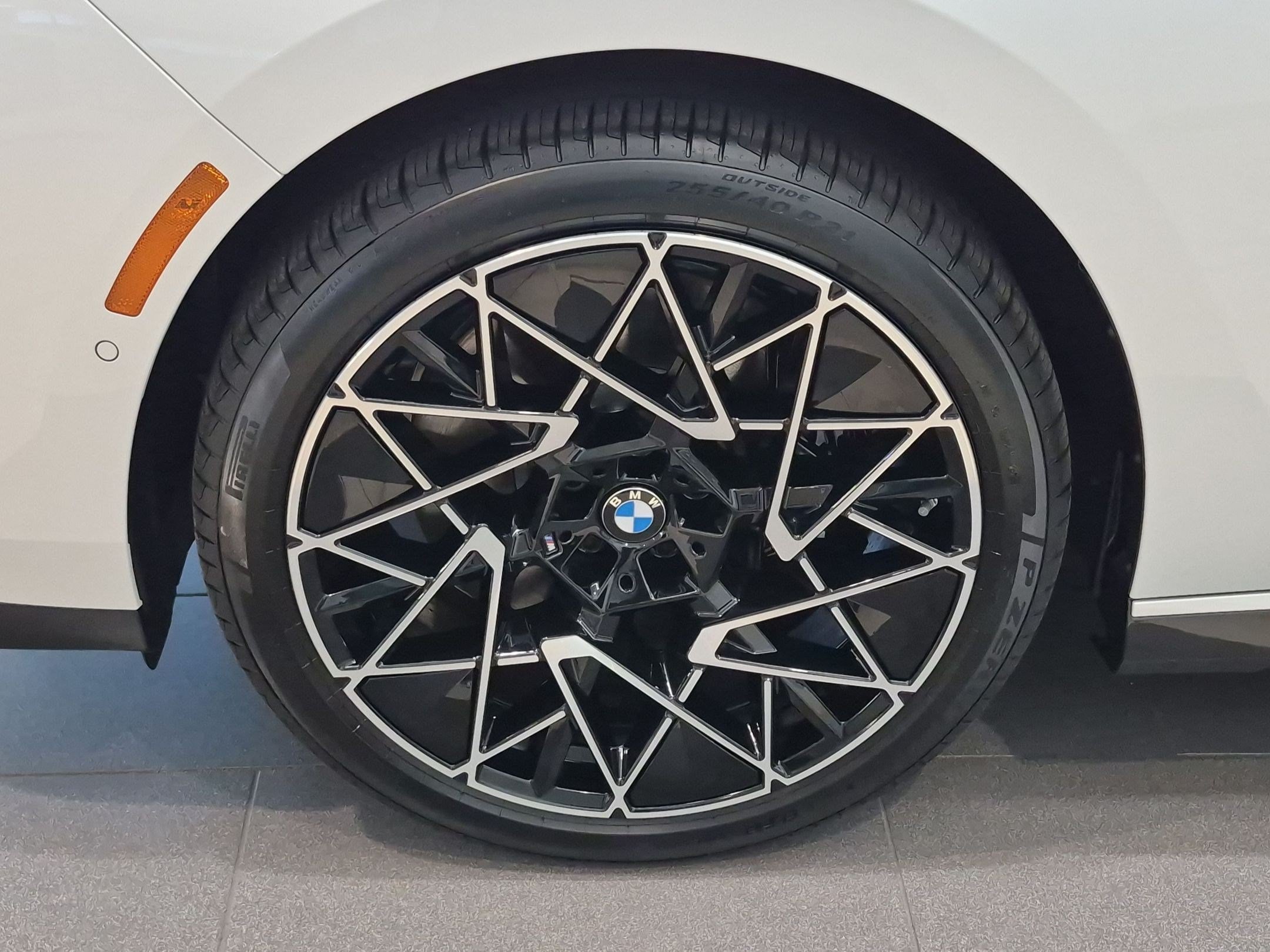 New 2027 BMW 740i w/ Executive Package RWD image 8