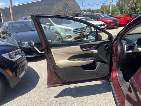 Used 2018 Honda Clarity Touring image 11