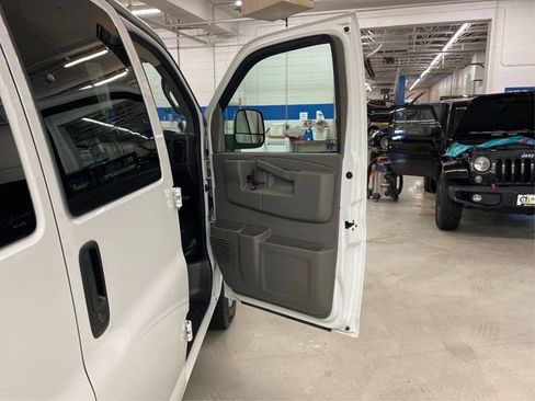 Used 2019 Chevrolet Express 2500 LT w/ LT Preferred Equipment Group image 22