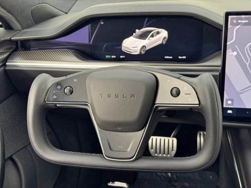 Used 2021 Tesla Model S Plaid image 18