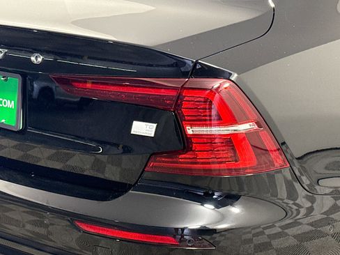 Used 2023 Volvo S60 T8 Plus image 34