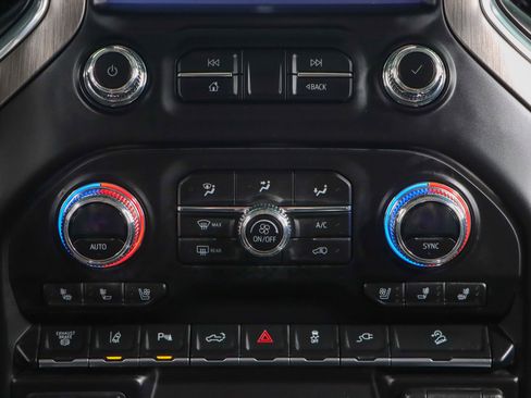 Used 2023 GMC Sierra 2500 Denali w/ Denali Ultimate Package image 21