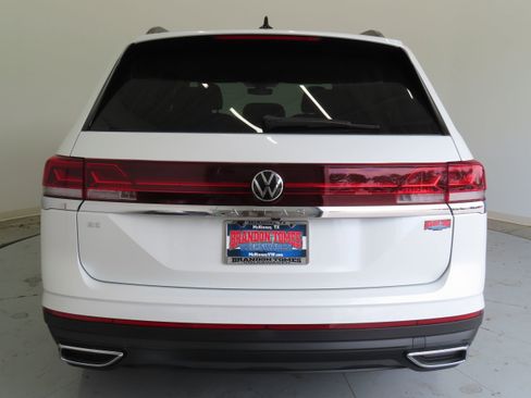 New 2026 Volkswagen Atlas SE image 5