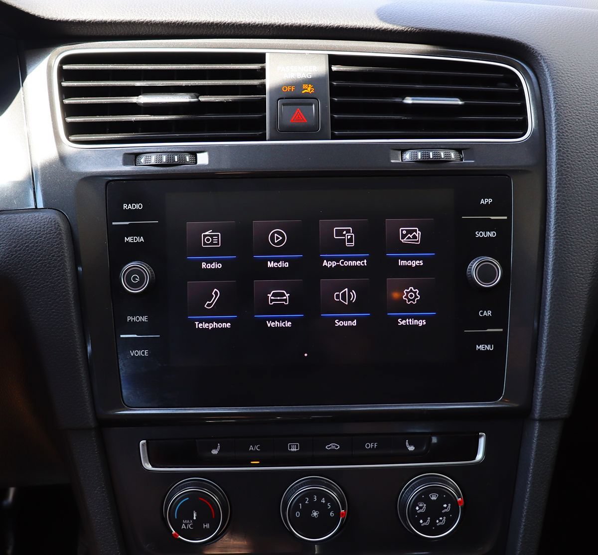 Used 2019 Volkswagen Golf SE w/ Driver Assistance Package FWD image 48