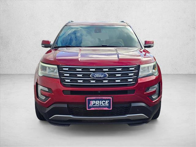 Used 2017 Ford Explorer Limited w/ Equipment Group 301A AWD/4WD image 2