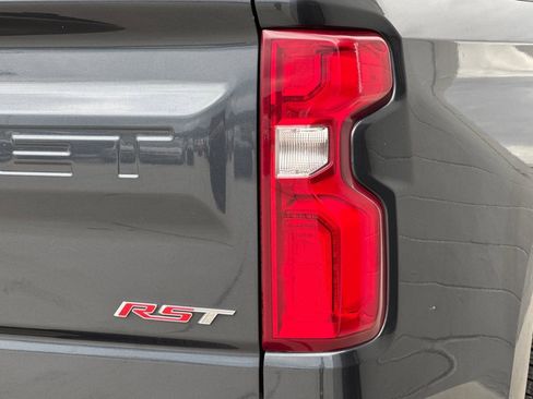 Used 2021 Chevrolet Silverado 1500 RST image 11