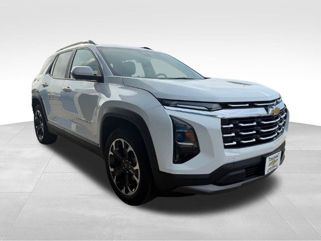 Used 2025 Chevrolet Equinox LT w/ Convenience Package II AWD/4WD image 3