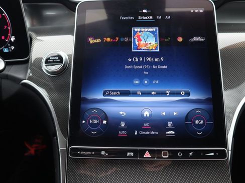 Used 2023 Mercedes-Benz GLC 300 4MATIC image 22