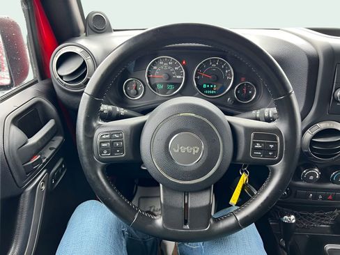 Used 2012 Jeep Wrangler Unlimited Sport image 21