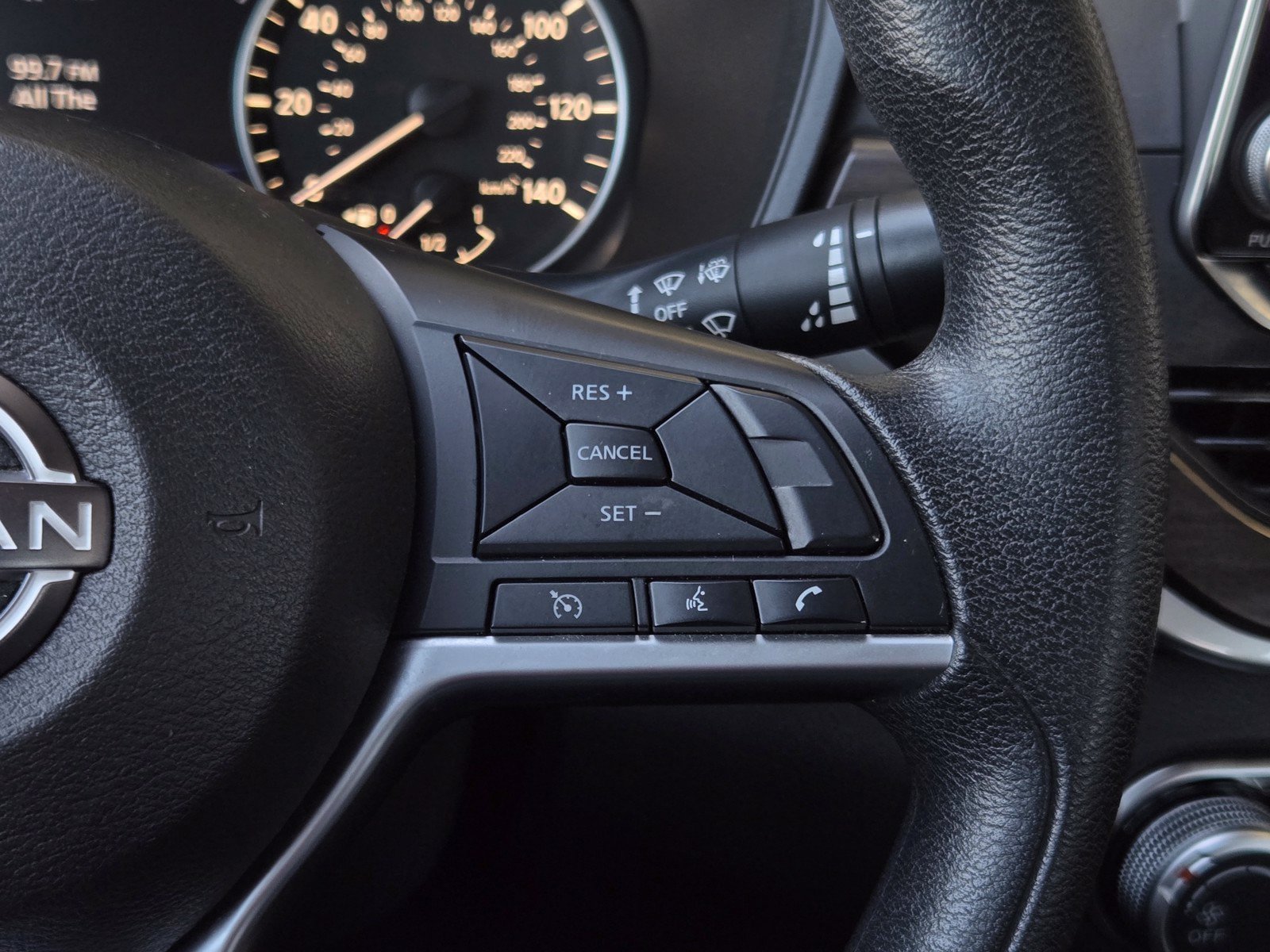 Used 2024 Nissan Altima 2.5 SV FWD image 18