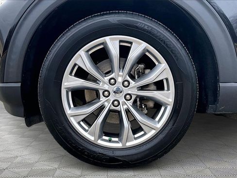 Used 2020 Ford Explorer XLT w/ Equipment Group 202A image 9